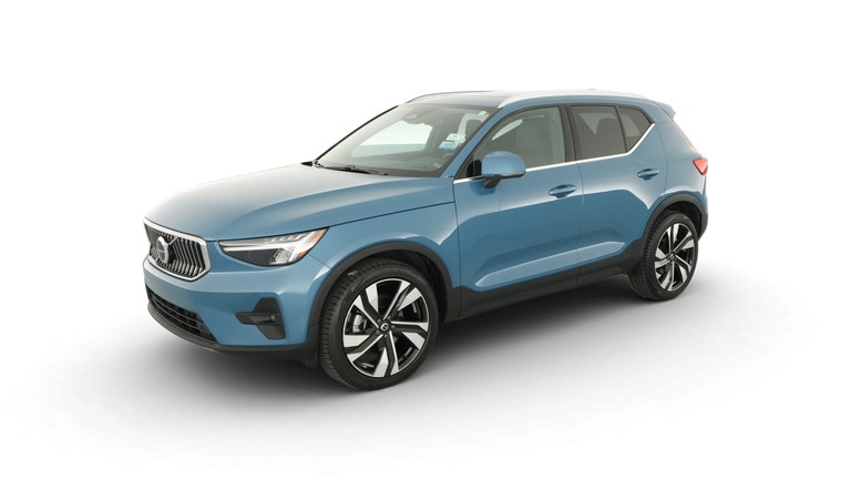 2023 Volvo XC40 vehicle photo