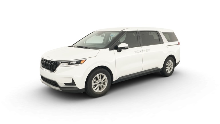 2024 Kia Carnival vehicle photo