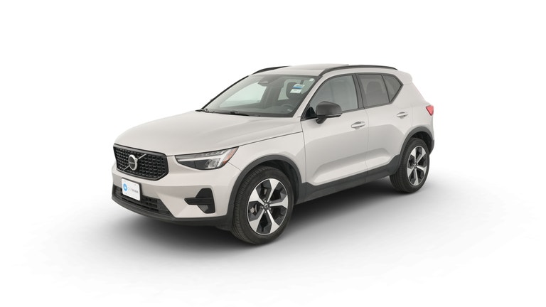 2024 Volvo XC40 vehicle photo