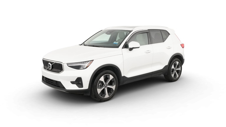 2024 Volvo XC40 vehicle photo