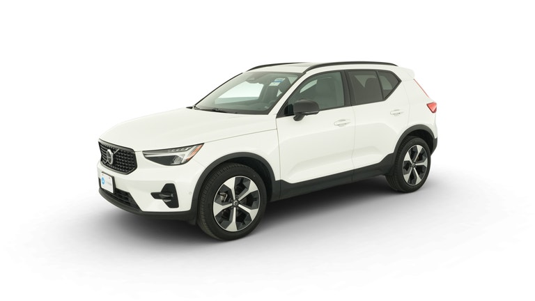 2024 Volvo XC40 vehicle photo