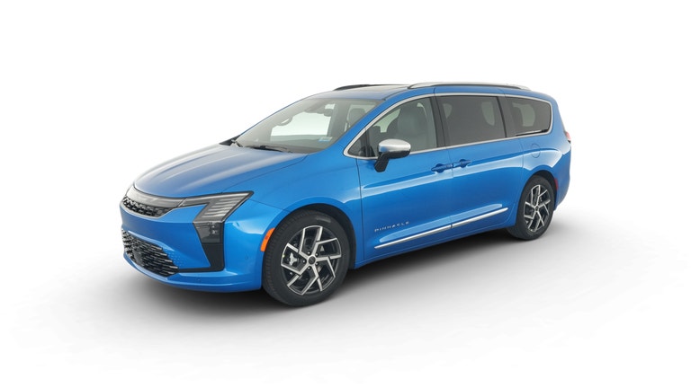 2027 Chrysler Pacifica vehicle photo